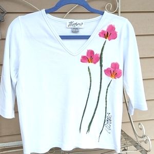 Victoria Handcrafted FLoral painted design Top Sz S